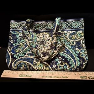 Vera Bradley tote in rhythm and blues